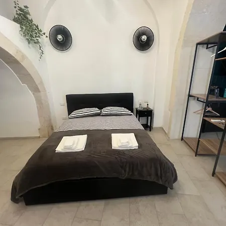 Ermes Ares * Syracuse
