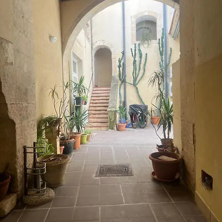 Ermes Ares Apartment